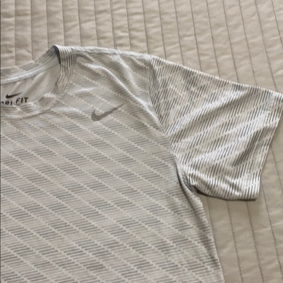 Nike Sri-fit gray short sleeves shirt size medium - Picture 3 of 8